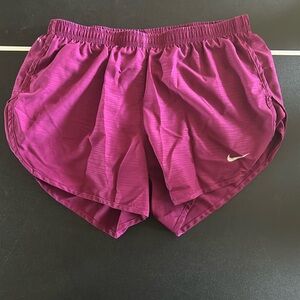 Nike Women’s modern tempo shorts 3”
